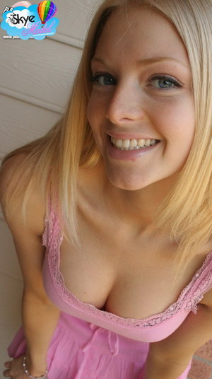 18 year old cutie Carmen Callaway sexys her two study buddies at the same time